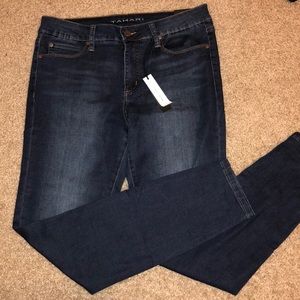 Tahari skinny jeans- never worn